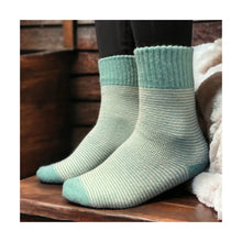  Women's Stripe Ribbed Teal Socks